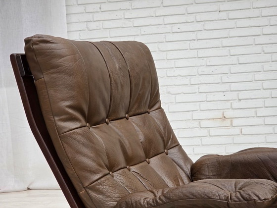 Image 1 of Anni '70, design scandinavo, poltrona in pelle marrone per arredamento.