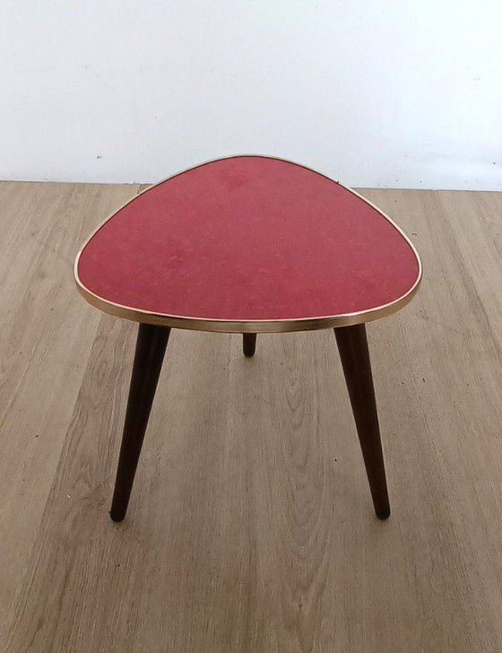 Image 1 of Vijftiger jaren bijzettafel met rood sparkle bovenblad