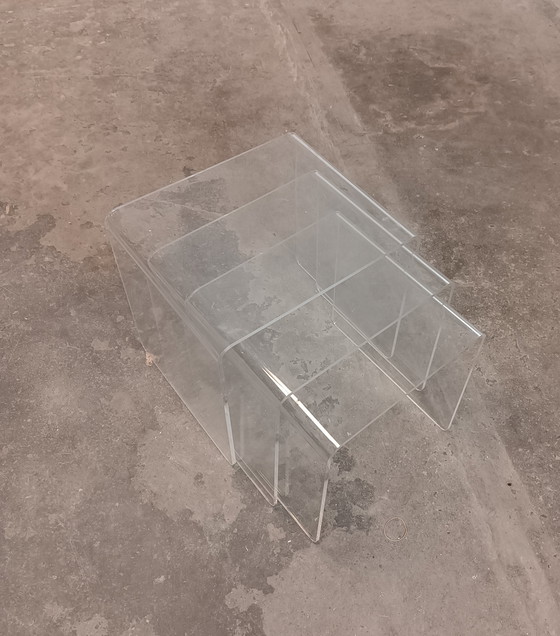 Image 1 of Ensemble de 3 tables gigognes vintage en plexiglas