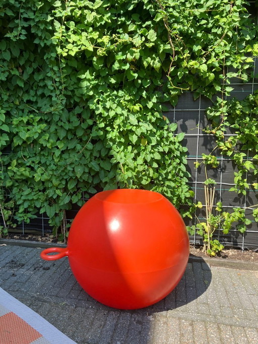 Richard Hutten zit skippybal