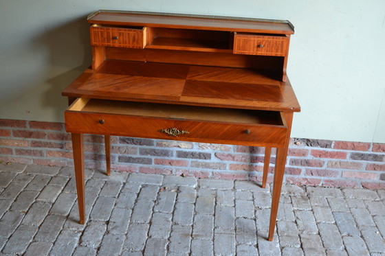 Image 1 of Antiker Nussbaum Holzschreibtisch, Schreibtisch, Pult