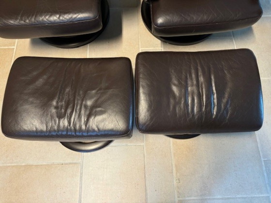 Image 1 of Due graziose poltrone antistress con poggiapiedi.