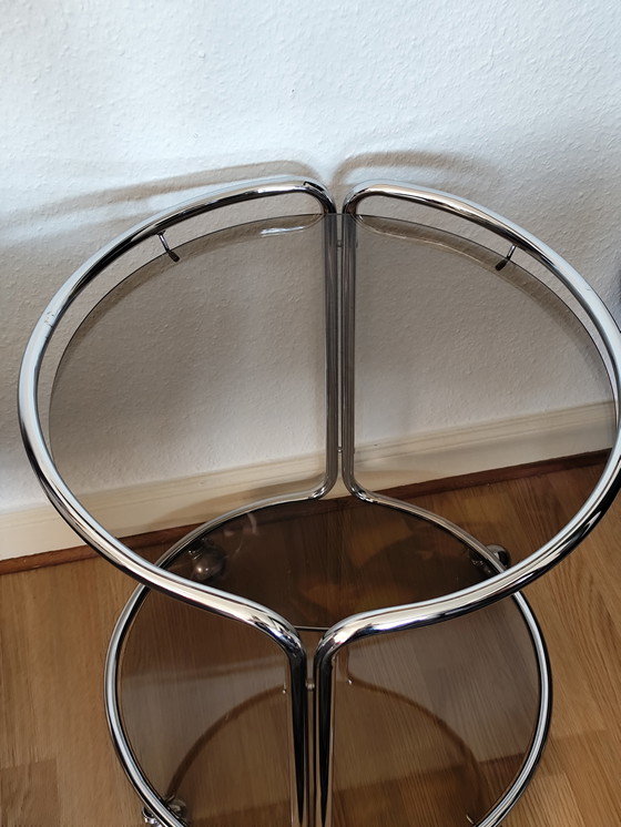 Image 1 of Designklassieker: Vintage barkar/serveerwagen (jaren 70) – rookglas en chroom

