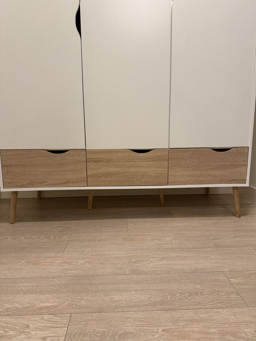 Kleiderschrank mit 3 Schubladen und Türen