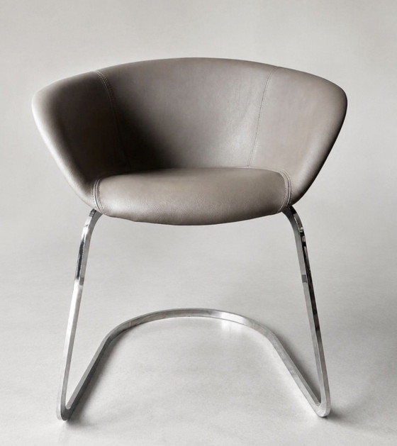 4 Sillas Arper Duna, de Lievore Altherr Molina, Italia (2014) – Sillas de comedor, Chrome, Leather (photo 6 of 13)