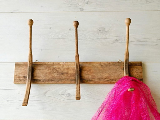 Coat rack with 3 hooks