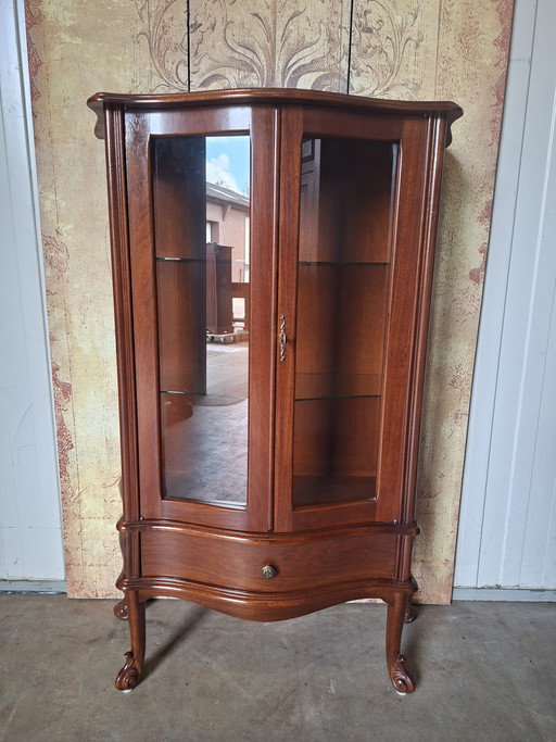 Classic English Mahogany Low Display Cabinet, china cabinet, liquor cabinet. Dimensions: 84x36cm and 130 cm high.