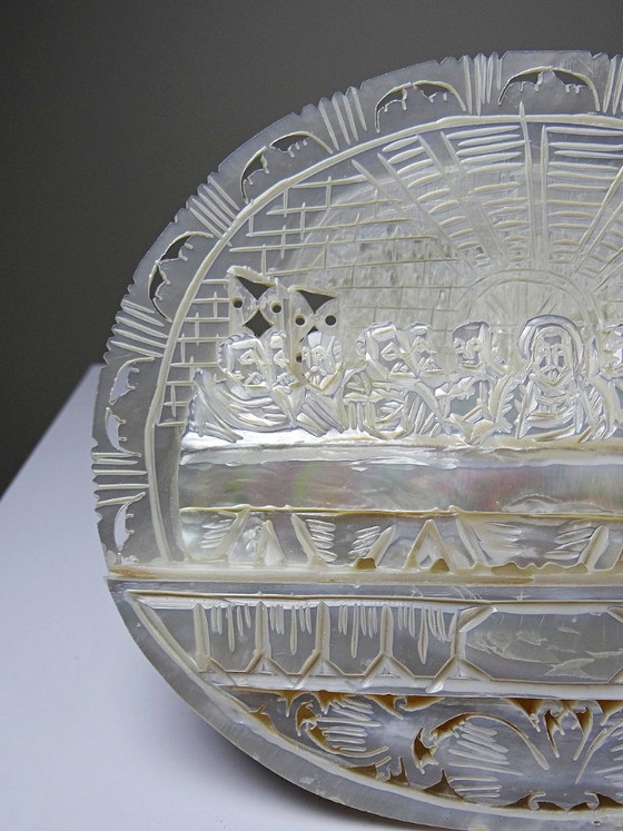 Image 1 of Placa votiva tallada en nácar, "La Última Cena", artesanía antigua de Belén.
