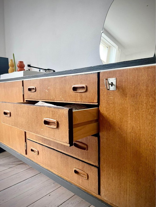 Vintage Chest of Drawers