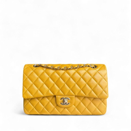 Chanel Classic Flap Medium - Caviar Quilted Grained Calfskin Mosterdgouden hardware Serie 25