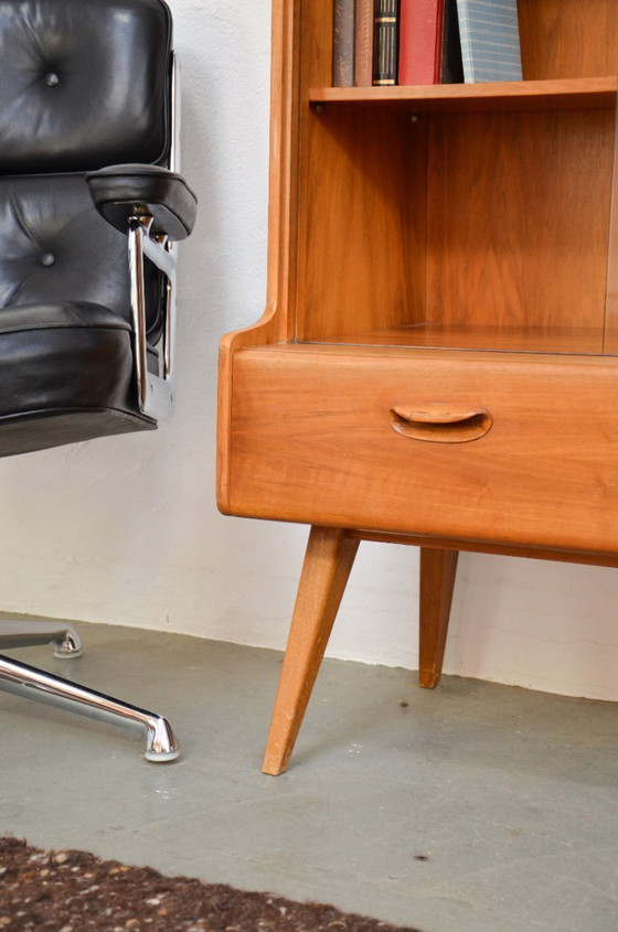 Image 1 of Vetrina vintage anni '60 in noce