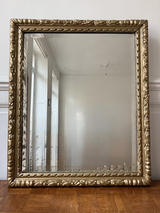Image 1 of Grande specchio bisellato in legno dorato
