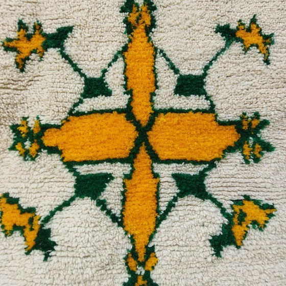 Image 1 of Authentischer handgewebter Berberteppich | 250 x 145 cm | Safran & Grün, marokkanische Kunst