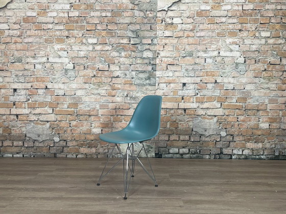 Image 1 of 2x Vitra DSR verde