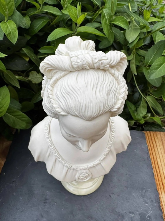 Busto de alabastro de mujer, firmado Arnaldo Giannelli, fechado 1980. – Esculturas, Stone, Vintage (photo 10 of 11)