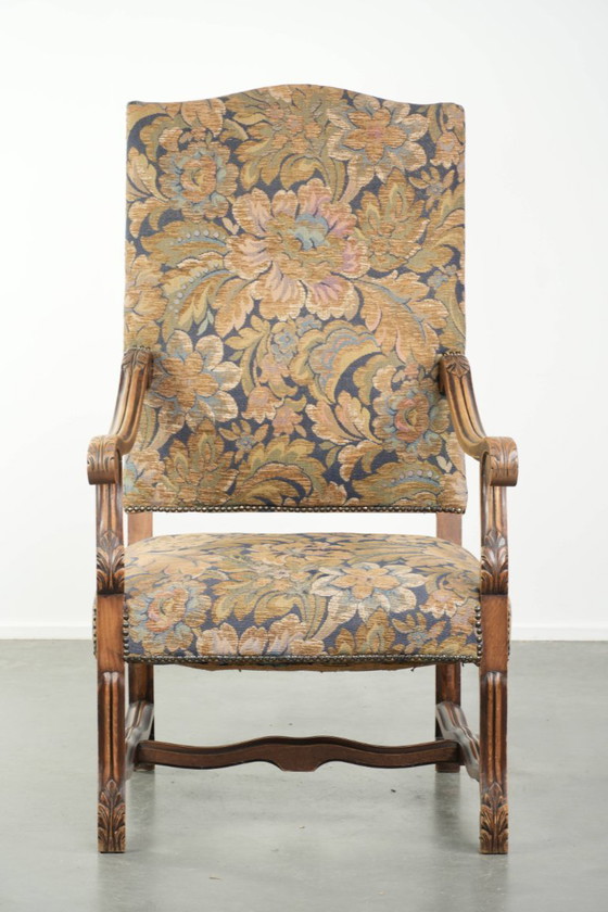 Image 1 of Sierlijke antieke eikenhouten fauteuil/ bijzet/ bureaustoel met een luxe dikke stof met bloemen motieven