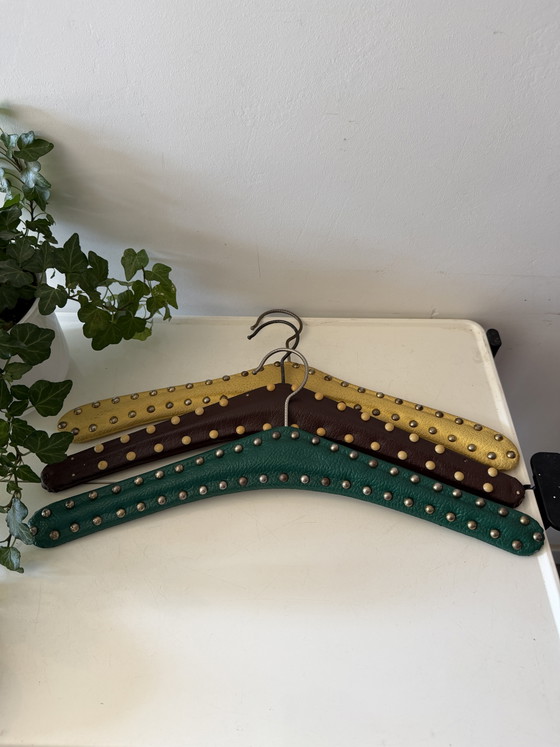 Perchas de ropa de mediados de siglo – Objetos decorativos, Wood, Skai (photo 5 of 5)