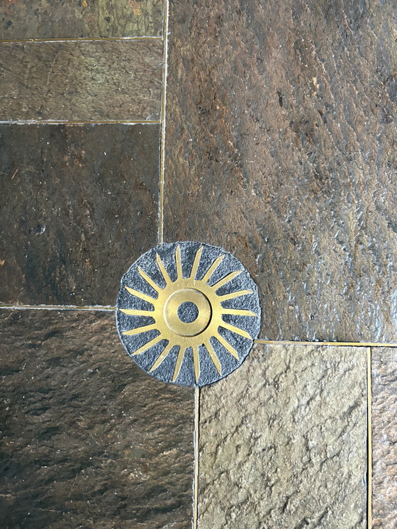 Image 1 of Table basse brutaliste