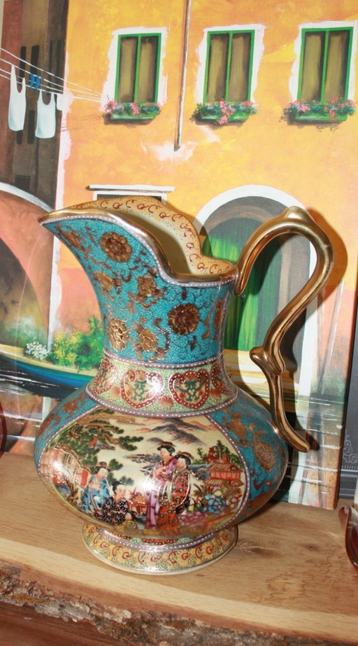Satsuma vaas in Aziatische stijl – handbeschilderd met gouden decoratie
