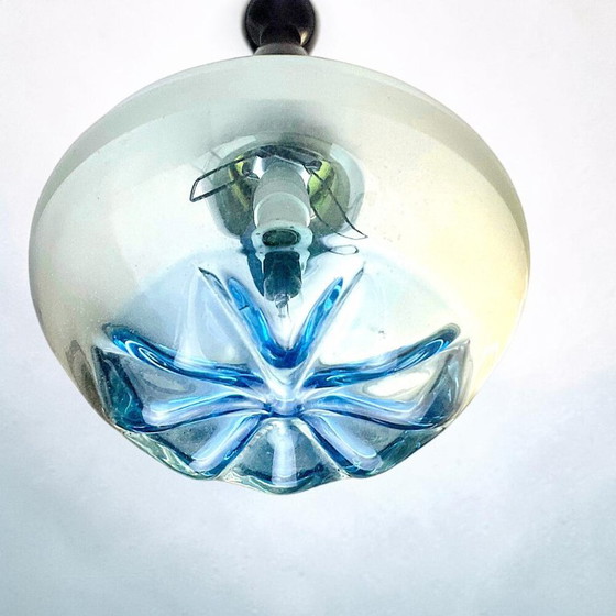 Mid-Century-Modern-Pendelleuchte aus Teakholz und blauem Kunstglas, 1960er Jahre – Pendelleuchten, Wood (photo 8 of 9)