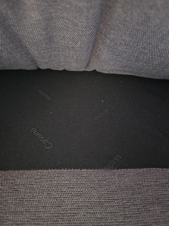 Image 1 of Cassina LC2 fauteuil Grand Confort Le Corbusier