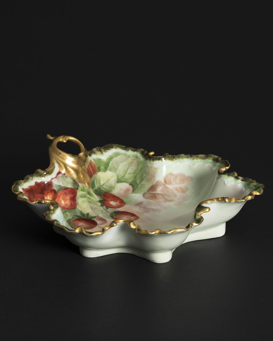 Image 1 of Antica ciotola Rosenthal Monbijou dipinta a mano con fragole, 1900 ca.