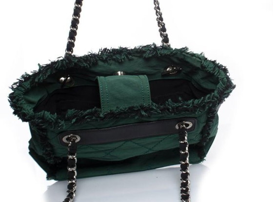 Image 1 of Borsa Chanel in tela trapuntata verde
