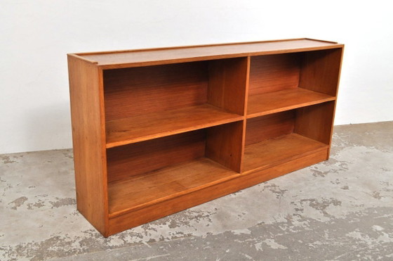 Image 1 of Vintage boekenkast / tv meubel in eiken
