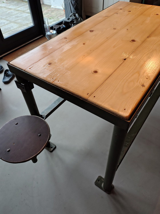 Image 1 of Workbench Nooitgedacht
