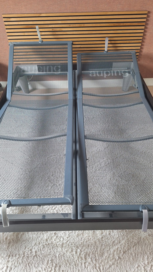 Bellissimo Auping Next 160x210 con basi a spirale regolabili manualmente