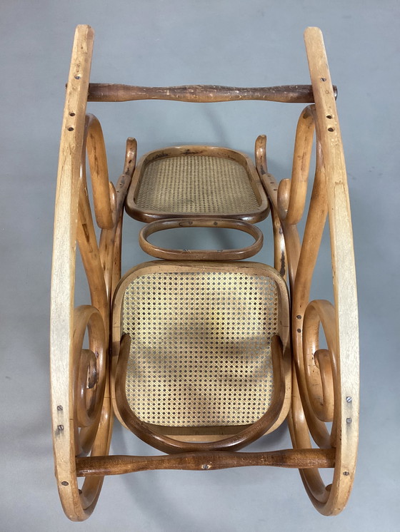 Image 1 of Vintage Thonet Stijl Rotan Schommelstoel Fauteuil