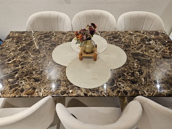 Image 1 of Tisch und Stühle