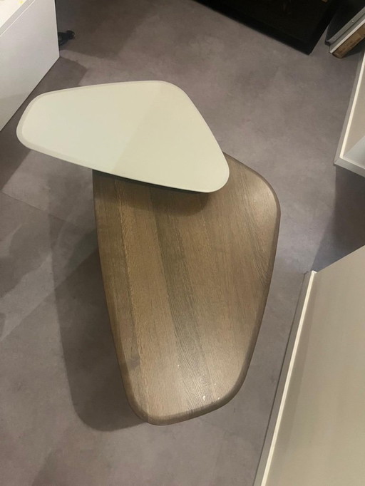 Leolux coffee table Tilio