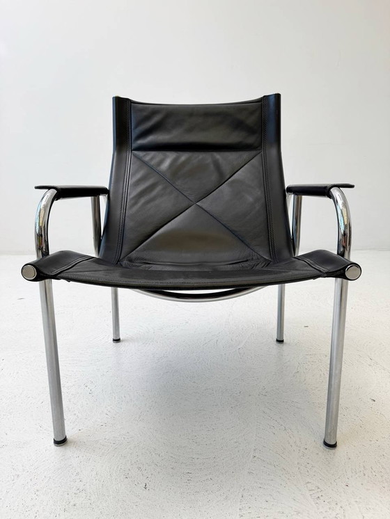 Image 1 of Mid Century 1127 Fauteuil En Cuir Noir De Strässle, 1960Er Avec Ottoman