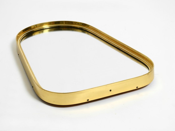 Image 1 of Prachtige kleine massief Mid Century messing wandspiegel van Münchener Zierspiegel