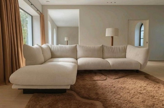 Image 1 of Canapé-lit Cassina Moncloud design, état neuf.