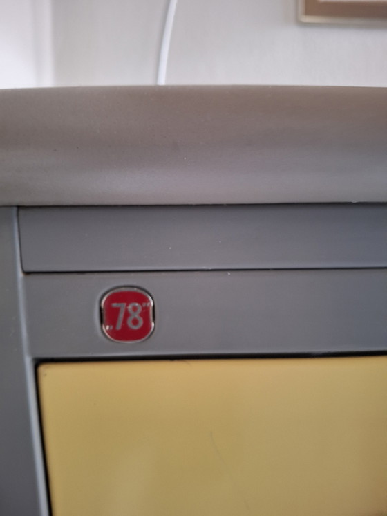 Image 1 of Gispen Office