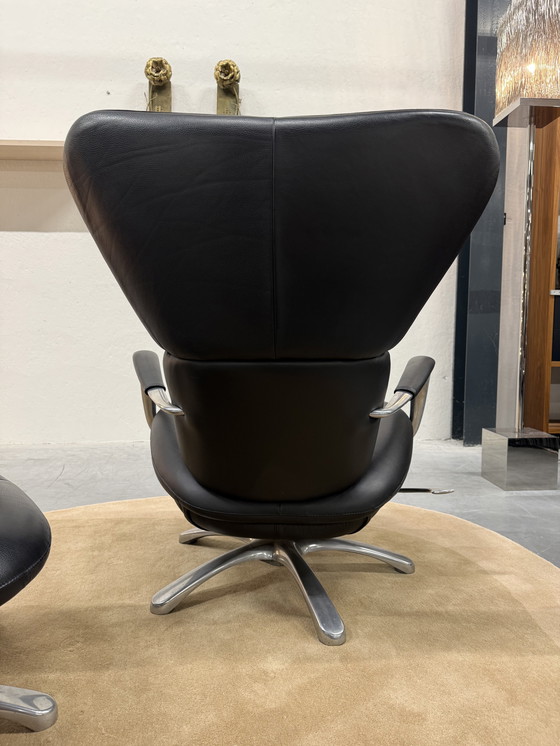 Image 1 of Poltrona girevole Leolux Formi Phase 2 con poggiapiedi in pelle nera