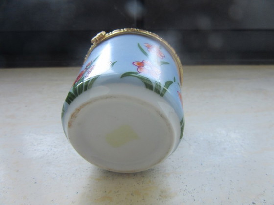 Image 1 of Boîte à bijoux en porcelaine avec couvercle et motif papillon, dans sa boîte d'origine réf. 120726