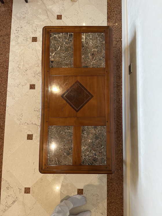 Image 1 of Mesa baja rectangular de madera maciza