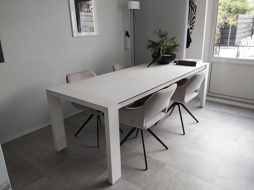 4 x Kick Eetkamer stoel model Miyo