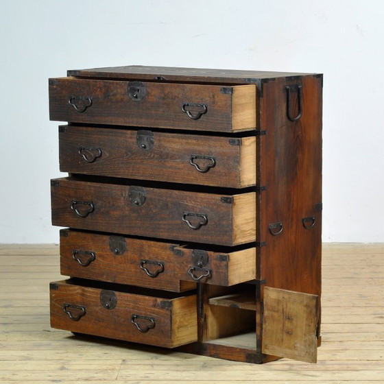 Image 1 of Cómoda japonesa Tansu, circa 1870.