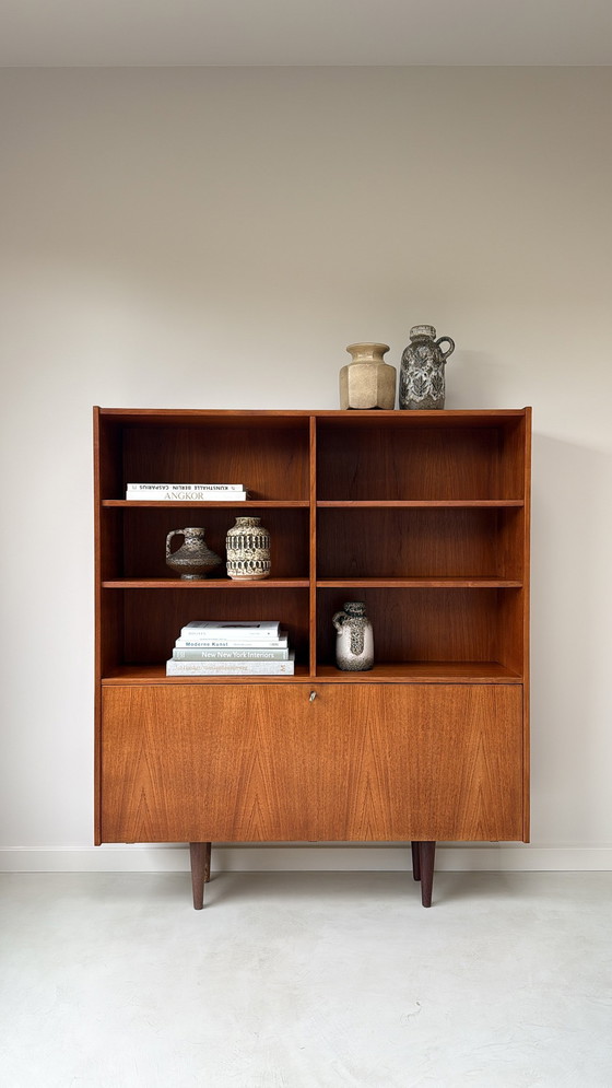 Image 1 of Mobiletto/libreria in legno d'epoca