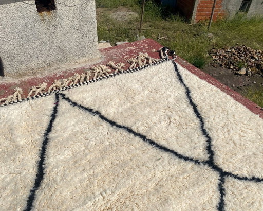 Extra Large Vintage Beni Ourain Rug 426x344 cm – Authentic Moroccan Wool Rug – Ivory Black Diamond Pattern – Oversized Boho Luxe