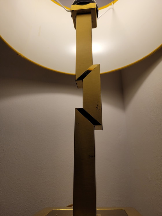 Image 1 of Lampada da tavolo vintage a forma di grattacielo.