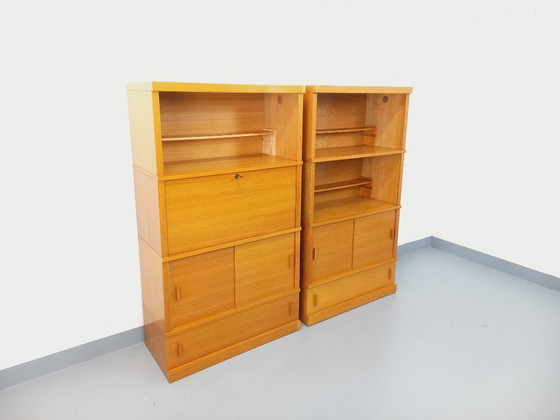 Image 1 of Librería antigua de madera de roble de la década de 1960.