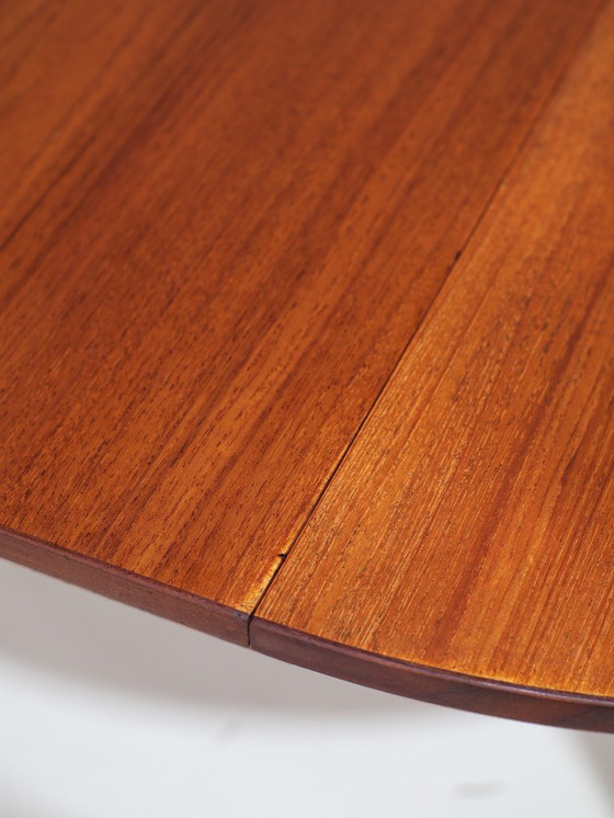 Image 1 of Uitschuifbare eettafel teak Deens vintage rond ovaal