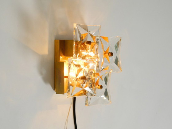 Image 1 of Originale Kinkeldey-Wandlampe aus Kristallglas und Messing aus den 1960er Jahren in neuwertigem Zustand
