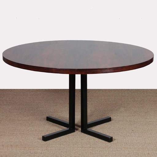 Round extendable dining table in Rio rosewood, 1960