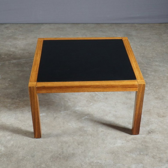 Image 1 of Tavolino da caffè vintage in pelle con base in noce